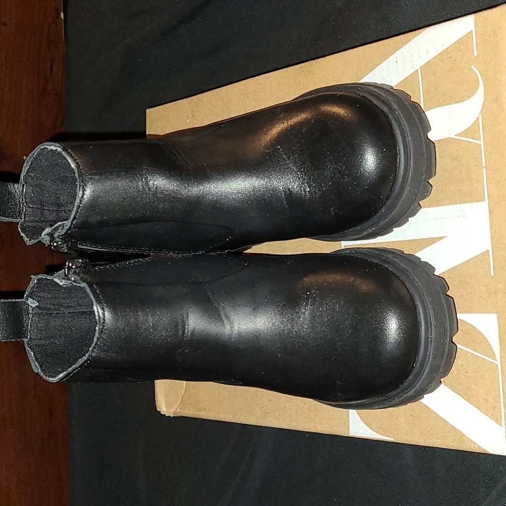 ZARA BOOTIES